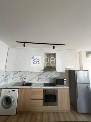 Appartamento 1+1 in affitto a Rruga e Barrikadave, Tirana, 65 m². Foto 3 di 6