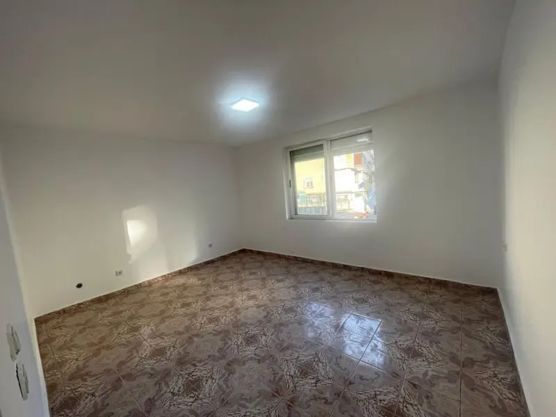 Apartament 2+1 me qera në Rruga Ferit Xhajko, Tiranë, 80 m²