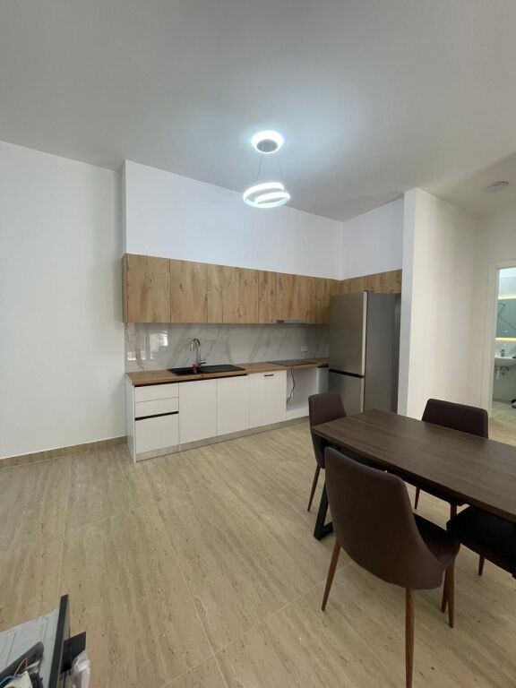 Apartment 1+1 for rent in Kompleksi Delijorgji, Tirana, 70 m². Photo 3 of 3
