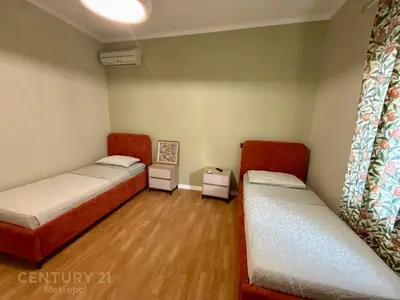 Apartament 3+1 me qera në Kthesa e Kamzës, Tiranë, 107 m². Foto 3 nga 5