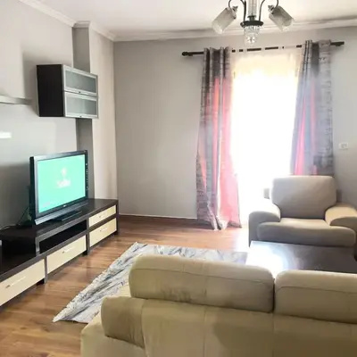 Apartament 1+1 me qera në Profarma, Tiranë, 70 m². Foto 2 nga 6
