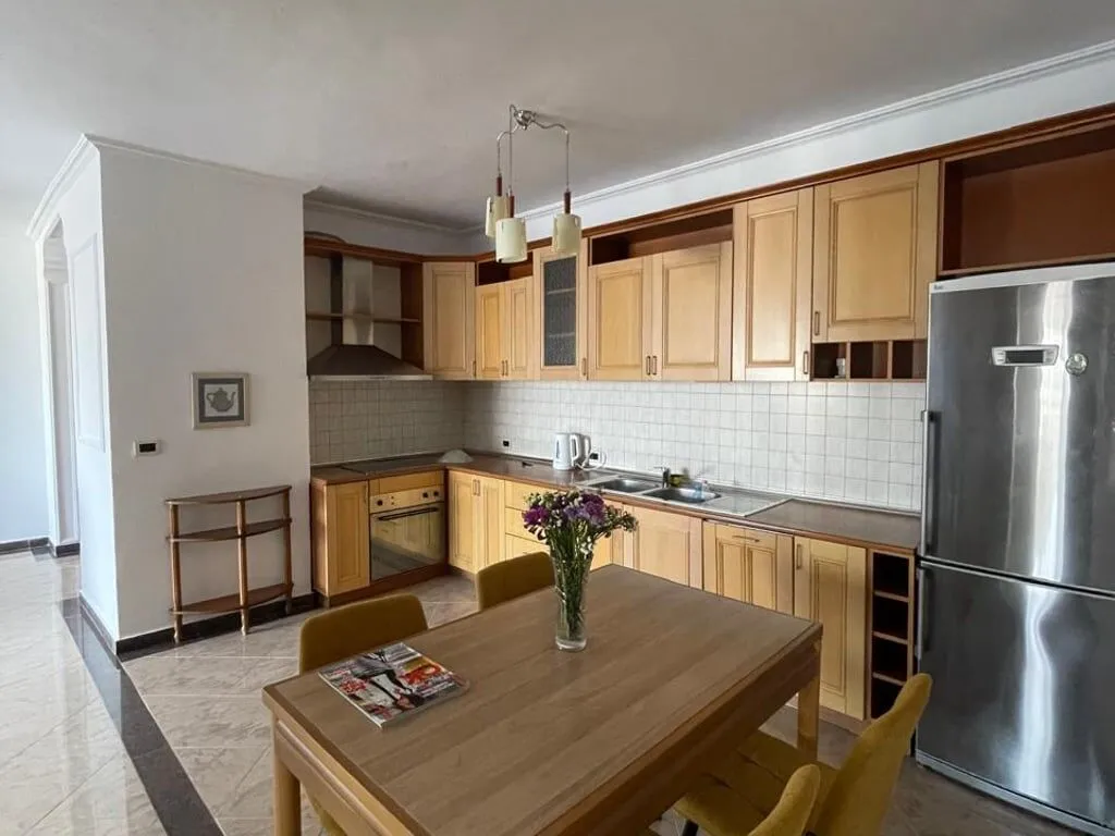 Apartment 2+1 for rent in Blloku, Tirana, 140 m². Photo 1 of 11