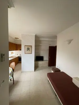 Apartament 2+1 me qera në Rruga Petro Nini Luarasi, Tiranë, 85 m². Foto 4 nga 9