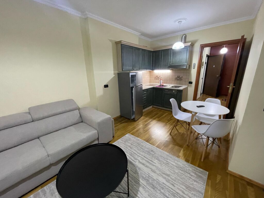 Appartamento 1+1 in affitto a Rruga Myslym Shyri, Tirana, 55 m²