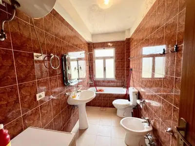 Office for rent in Garda, Tirana, 146 m². Photo 5 of 6