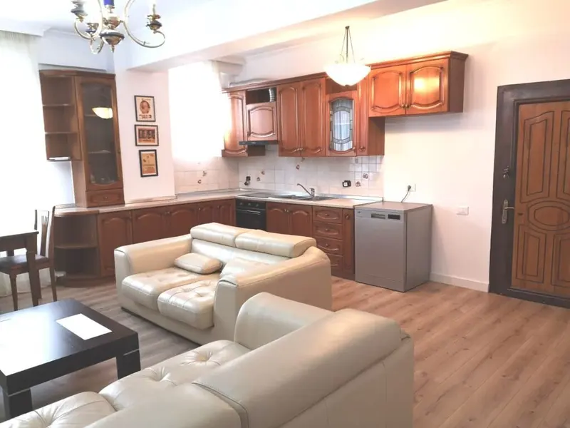 Appartamento 2+1 in affitto a Casa Italia, Tirana, 90 m²