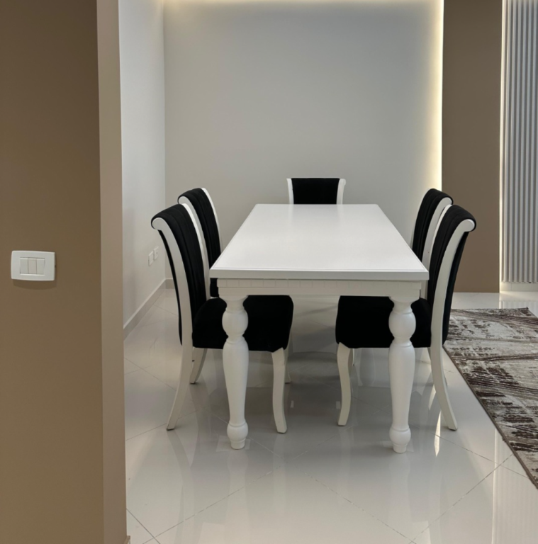 Apartament 3+1 me qera në Kodra e Diellit, Tiranë, 150 m². Foto 2 nga 3