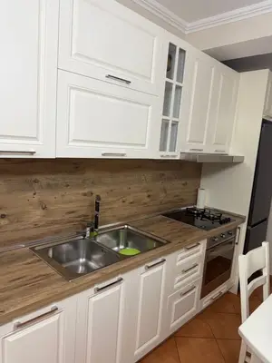 Apartament 2+1 me qera në Rruga Jordan Misja, Tiranë, 100 m². Foto 3 nga 6