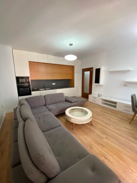 Apartament 2+1 me qera në Liqeni i Thatë, Tiranë, 100 m². Foto 1 nga 3