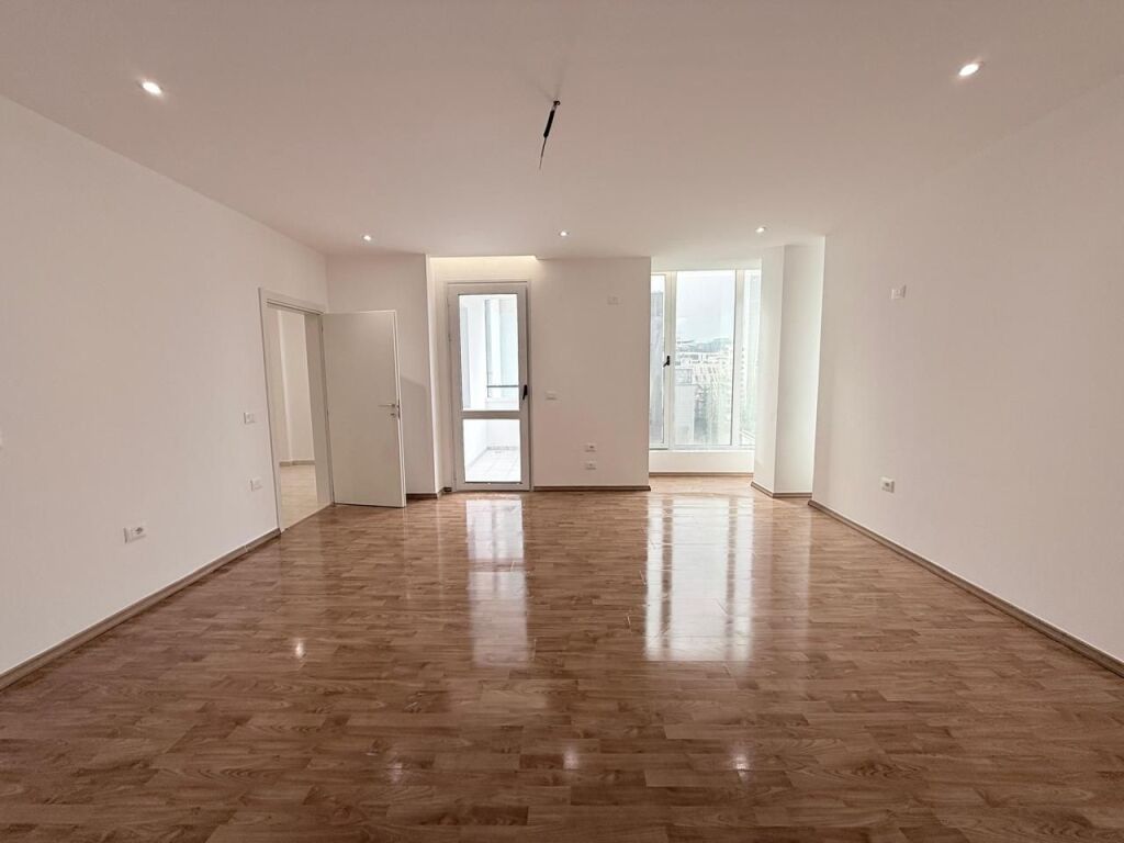 Apartment 2+1 for rent in Rruga e Elbasanit, Tirana, 174 m². Photo 3 of 3
