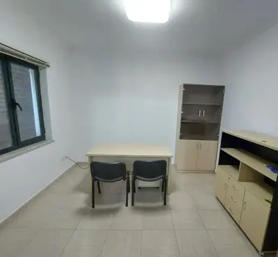 Zyrë me qera në Tiranë, 103 m². Foto 2 nga 4