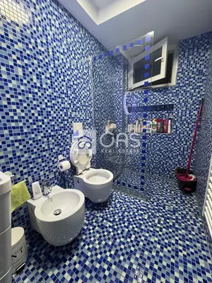 Apartament 2+1 me qera në Blloku, Tiranë, 97 m². Foto 11 nga 12