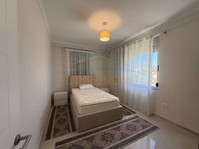 Apartament 2+1 me qera në Rruga Industriale, Tiranë, 100 m². Foto 7 nga 10