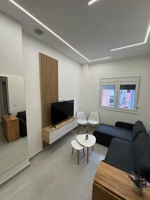 Apartament 1+1 me qera në Qendra Tregtare Blue Star, Durrës, 70 m². Foto 1 nga 10