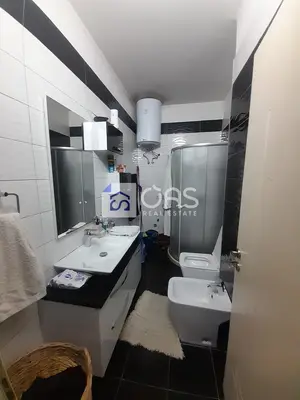 Apartament 1+1 me qera në Casa Italia, Tiranë, 70 m². Foto 3 nga 8
