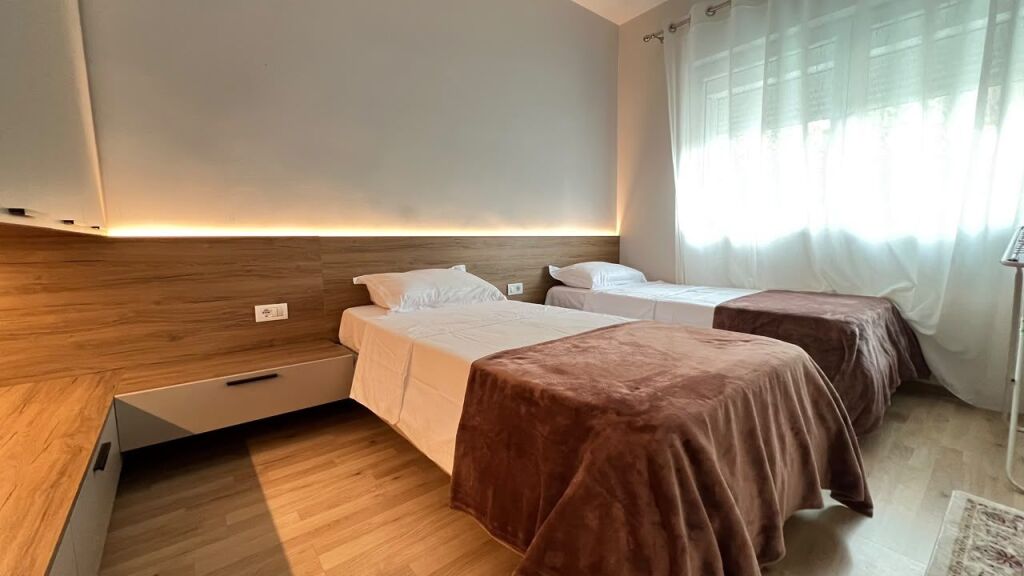 Apartment 2+1 for rent in Tirana, 90 m². Photo 3 of 3