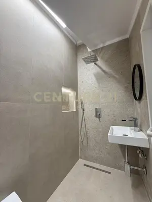 Vilë me qera në Qyteti Studenti, Tiranë, 100 m². Foto 10 nga 12