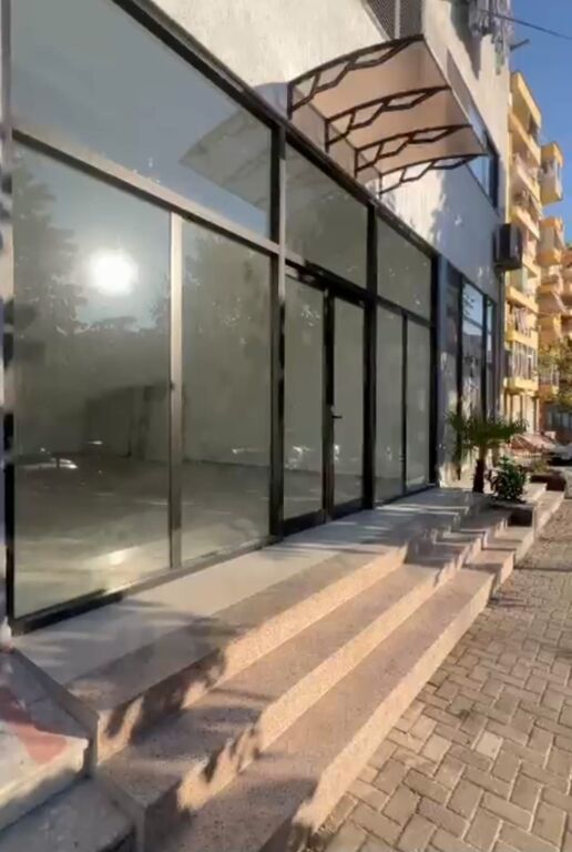 Negozio in affitto ad Astir, Tirana, 76 m². Foto 1 di 3