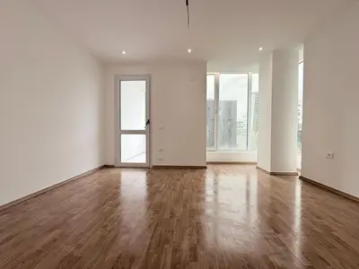 Office for rent in Rruga e Elbasanit, Tirana, 193 m². Photo 6 of 7