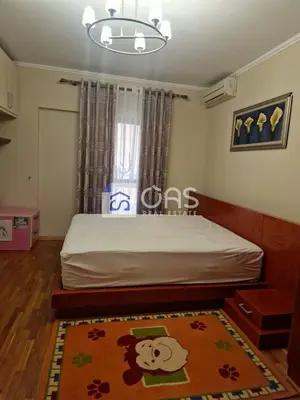 Apartament 2+1 me qera në Rruga Fortuzi, Tiranë, 130 m². Foto 3 nga 9