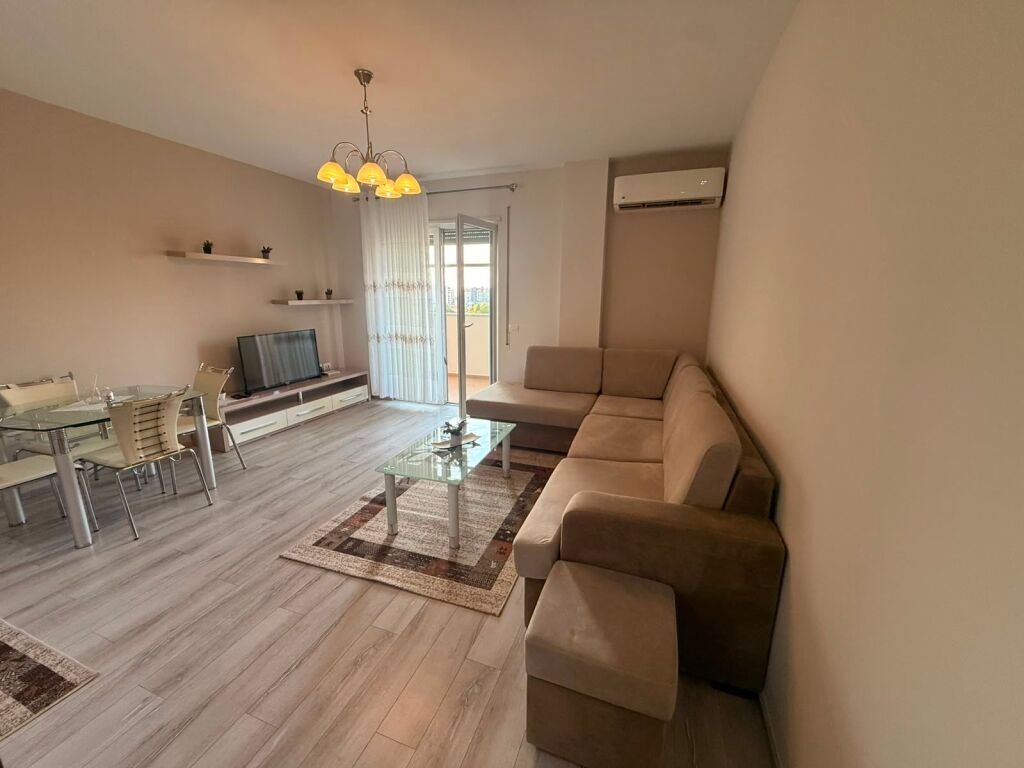 Apartament 1+1 me qera në Ish Parku, Tiranë, 64 m². Foto 1 nga 3
