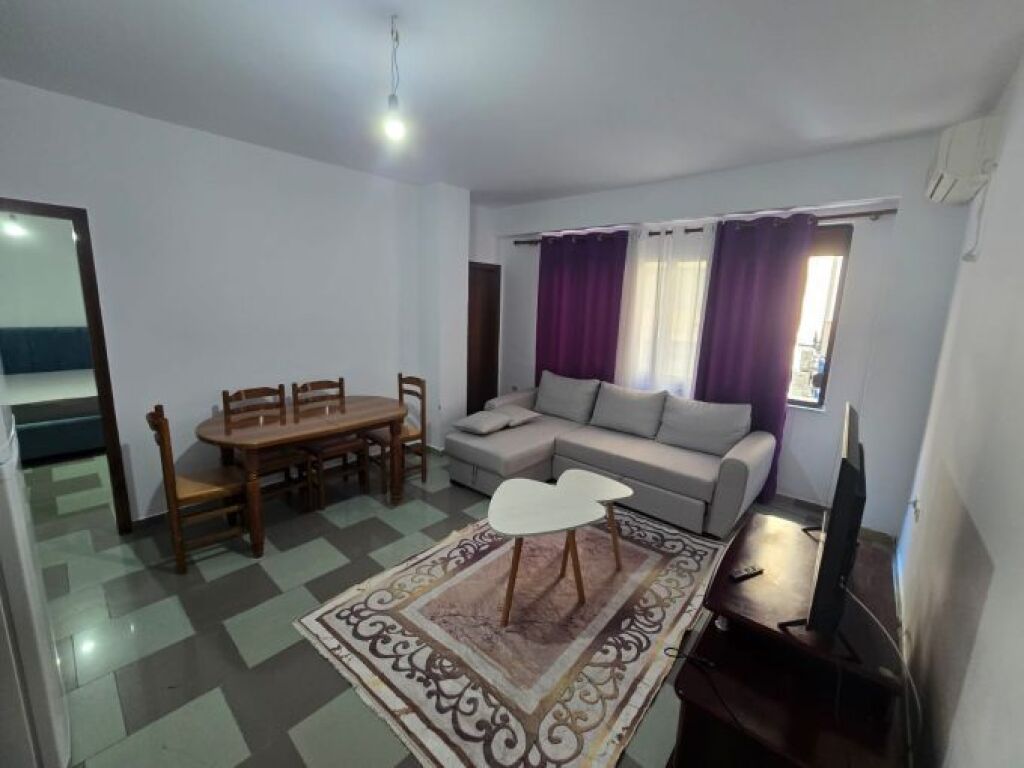 Apartament 1+1 me qera në Rruga e Elbasanit, Tiranë, 70 m². Foto 1 nga 3