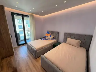 Apartament 3+1 me qera në Porcelan, Tiranë, 140 m². Foto 4 nga 5