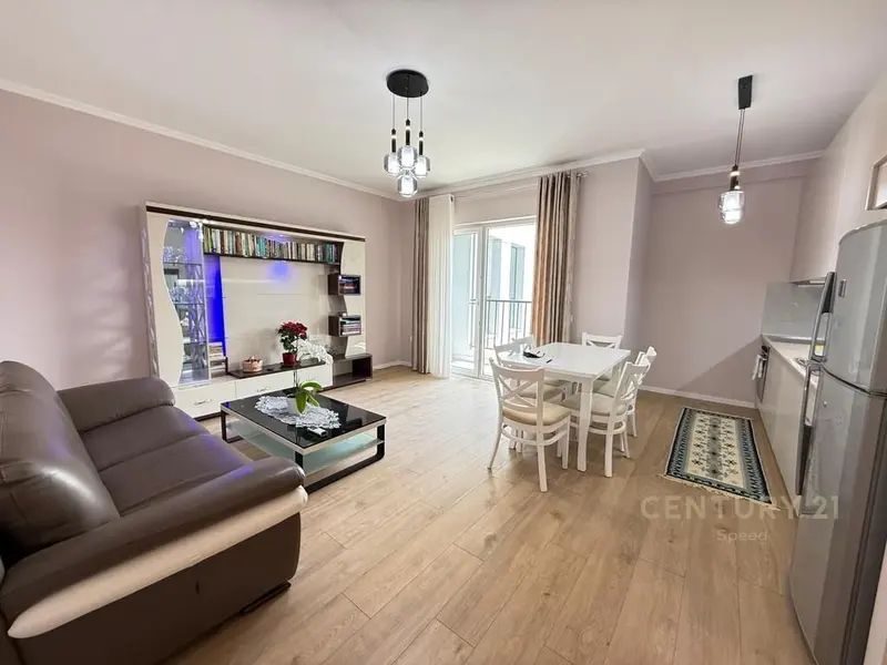 Appartamento 1+1 in affitto a Rruga Siri Kodra, Tirana, 74 m²