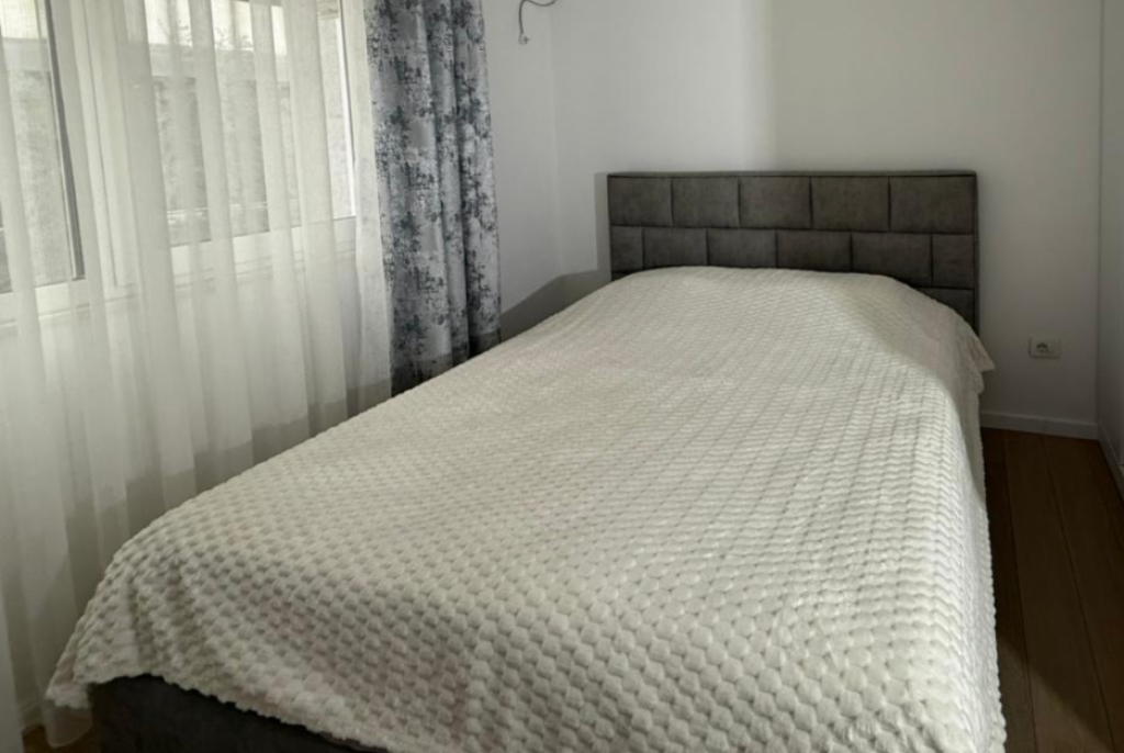 Apartament 1+1 me qera në Liqeni i Thatë, Tiranë, 60 m². Foto 2 nga 3