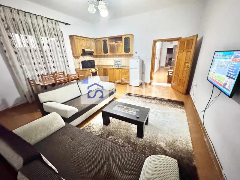 Appartamento 1+1 in affitto a Rruga e Dibrës, Tirana, 70 m²