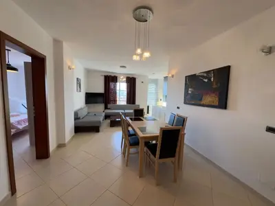 Appartamento 2+1 in affitto a Stacioni i Trenit, Durazzo, 120 m². Foto 8 di 12