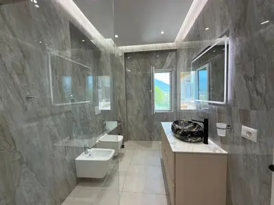 Apartament 2+1 me qera në Rruga Panorama e Liqenit, Tiranë, 130 m². Foto 9 nga 9