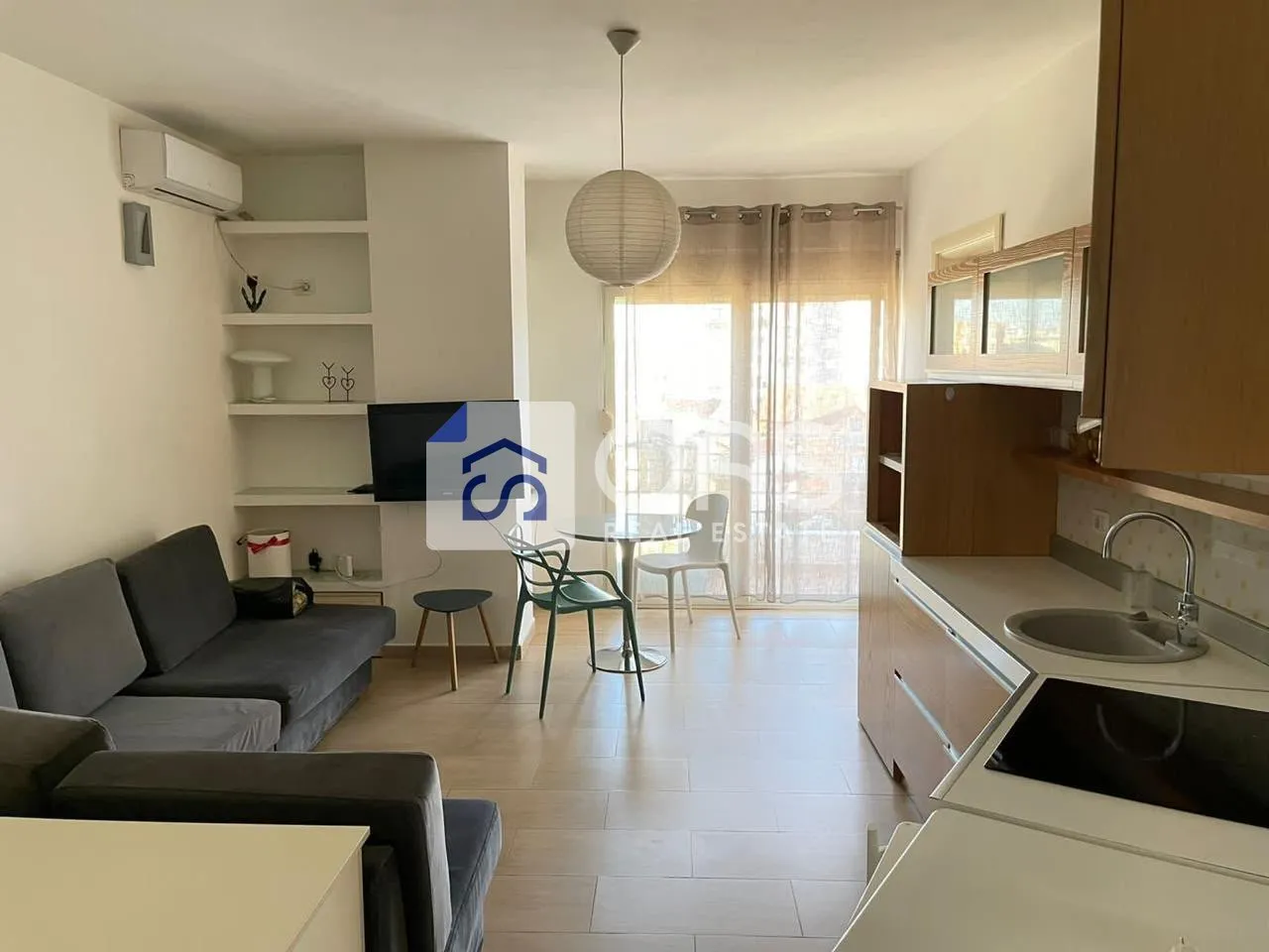 Apartament 1+1 me qera në Komuna e Parisit, Tiranë, 58 m². Foto 1 nga 5