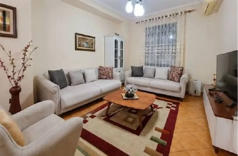 Apartament 3+1 me qera në Shallvaret, Tiranë, 100 m²