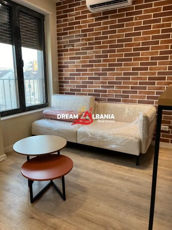 Apartament 1+1 me qera në Karl Gega, Tiranë, 57 m². Foto 1 nga 10