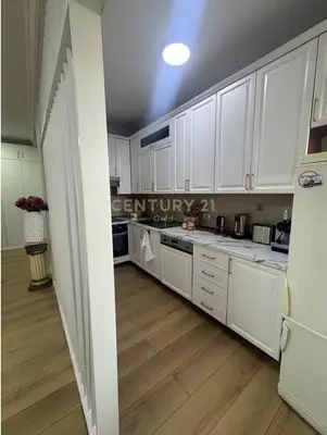 Apartament 2+1 me qera në Parlamenti, Tiranë, 115 m². Foto 2 nga 9