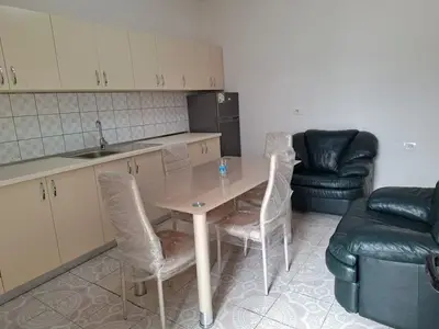 Apartament 1+1 me qera në Rruga Demir Gashi, Tiranë, 70 m². Foto 2 nga 5