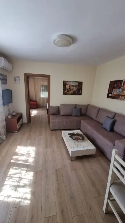 Appartamento 1+1 in affitto a Rruga Llujej, Scutari, 80 m²