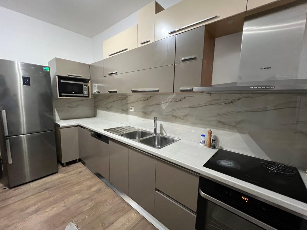 Apartment 2+1 for rent in Rruga Jordan Misja, Tirana, 90 m². Photo 3 of 3