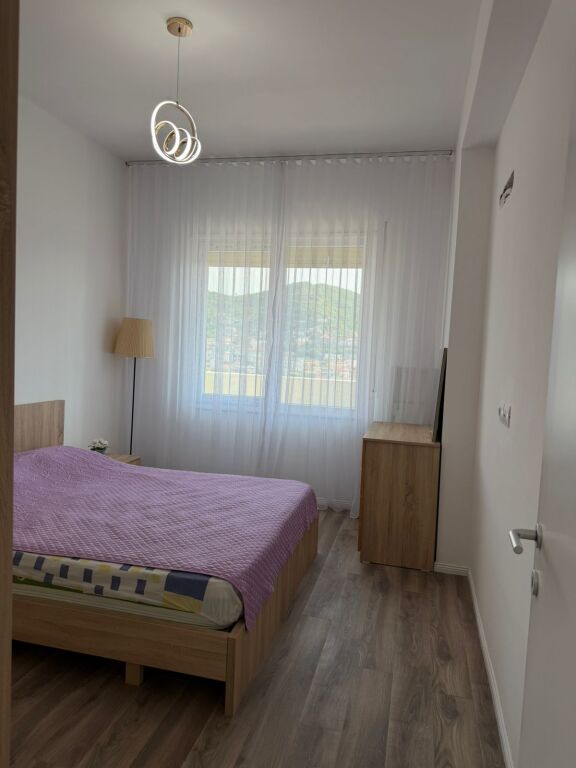 Apartament 2+1 me qera në Yzberisht, Tiranë, 100 m². Foto 3 nga 3