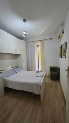 Apartament 2+1 me qera në Shallvaret, Tiranë, 100 m². Foto 6 nga 8