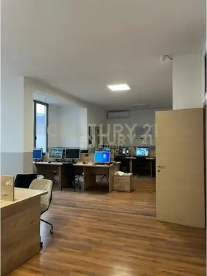 Commercial space for rent in KAZAZI...Therje, Durrës, 160 m². Photo 2 of 7
