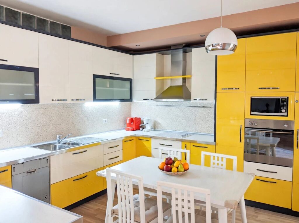 Appartamento 1+1 in affitto a Sheshi Skënderbej, Tirana, 78 m². Foto 2 di 3