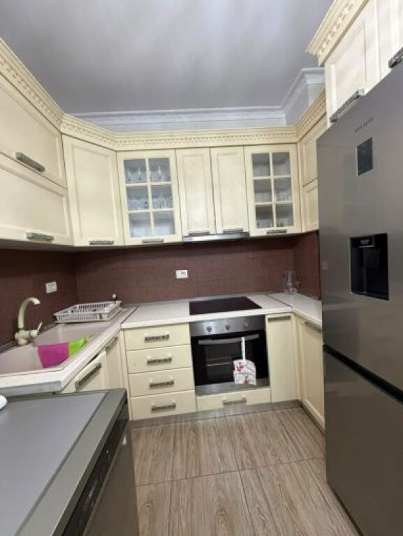 House 2+1 for rent in Astir, Tirana, 90 m². Photo 2 of 3