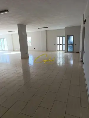 Locale commerciale in affitto a Mëzez, Tirana, 230 m². Foto 1 di 3