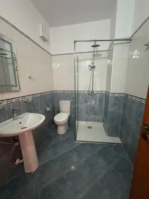 Apartament 2+1 me qera në Pallati i Sportit, Durrës, 95 m². Foto 6 nga 6