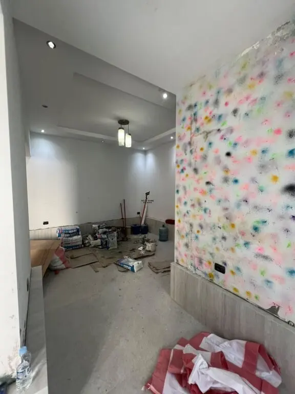 Zyrë me qera në Pazari i Ri, Tiranë, 85 m²