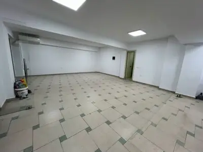 Locale commerciale in affitto a Stacioni i Zjarrfikësve, Durazzo, 20 m². Foto 4 di 4
