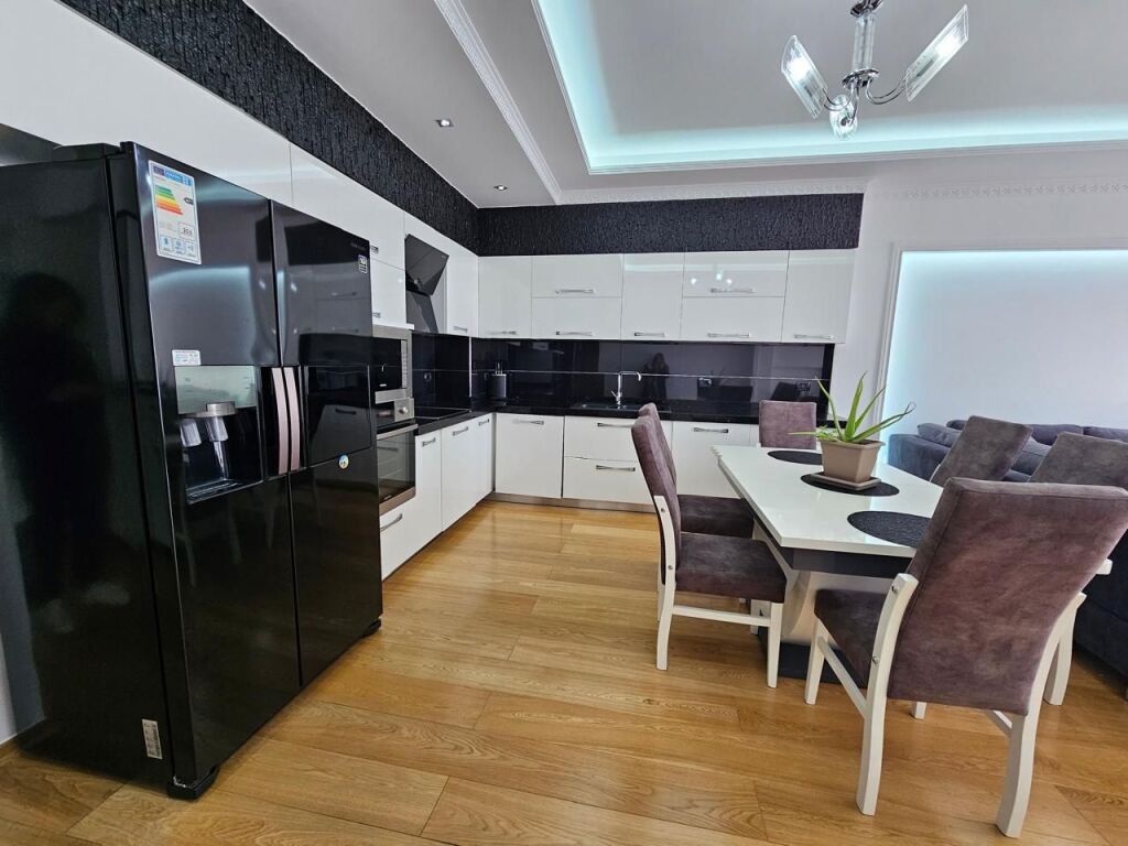 Apartament 2+1 me qera në Parku Zoologjik i Tiranës, Tiranë, 112 m². Foto 2 nga 3