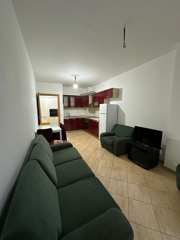 Apartament 1+1 me qera në Astir, Tiranë, 70 m². Foto 2 nga 3